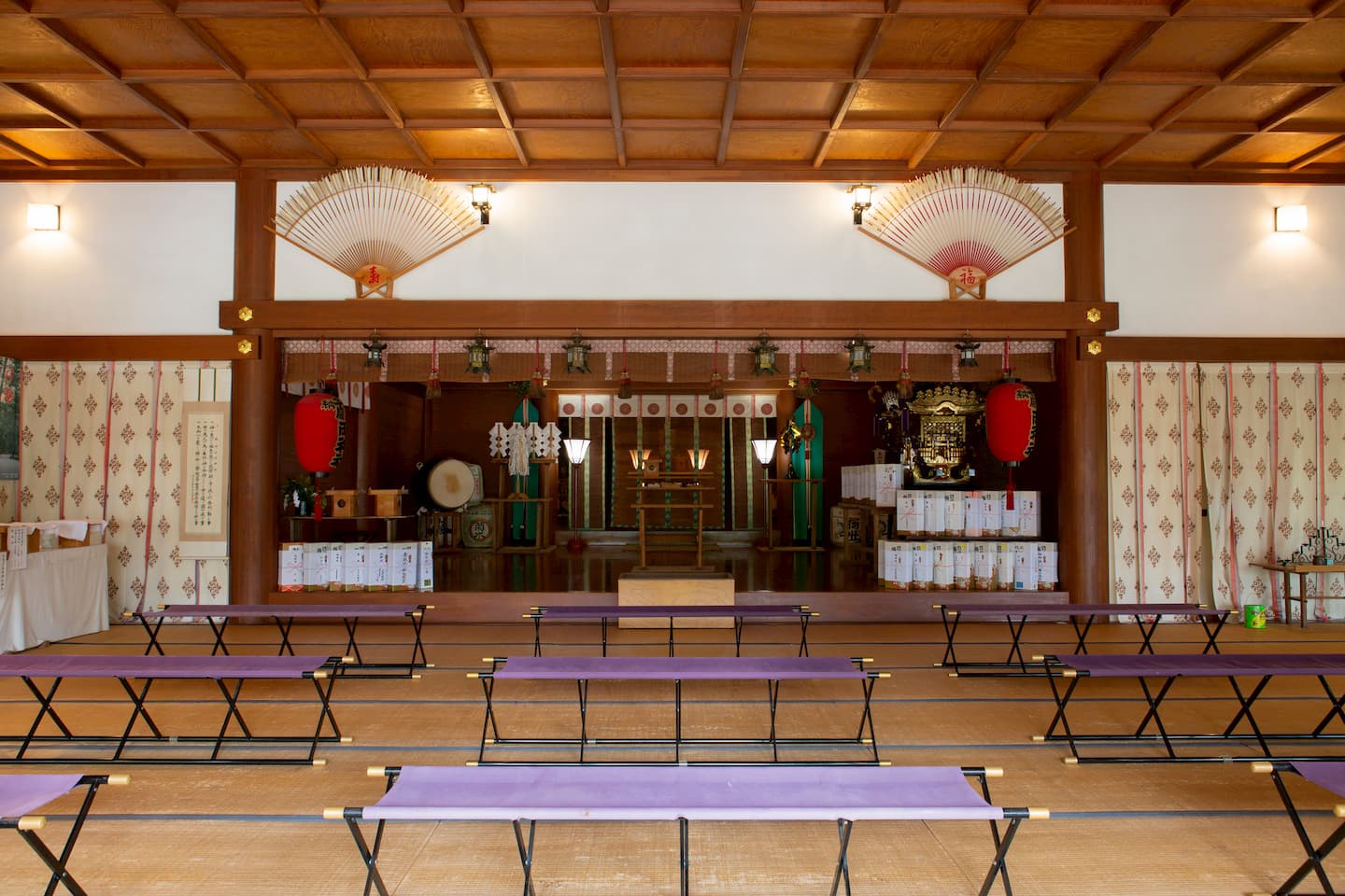 大宮子安両神社の室内